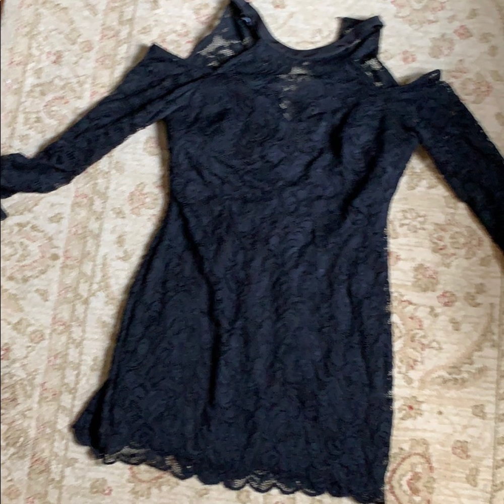 Bebe bodycon lace dress *worn once*